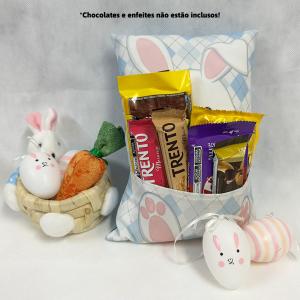 Almofada com Bolso Oxfordini/Microfibra 26,5 x 18 cm  Enchimento em fibra de silicone antialérgica  Temos várias artes prontas! É só escolher e personalizar com o seu nome!