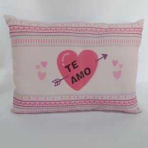 Almofada Retangular Média Personalizada Oxfordini/Microfibra 26x35 cm    Almofada contém zíper para fácil lavagem da capa.