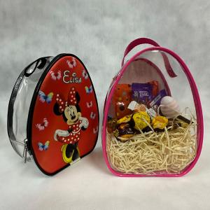 Bolsa Ovo - Coelhinho da Páscoa Estampas Masculinas PVC cristal e nylon dublado com cetim 24,5x18,5 cm    Temos várias artes prontas! É só escolher e personalizar com o seu nome!