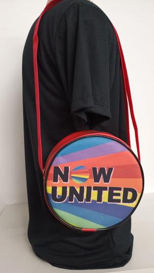 Bolsa Redonda Nylon/Sintetico 18 x 18,5 x 8,5 cm    Temos várias artes prontas! É só escolher e personalizar com o seu nome!
