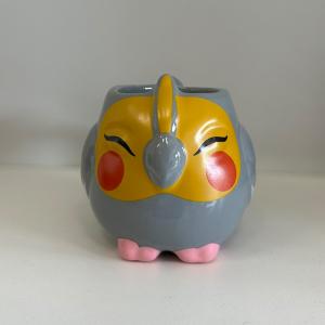 Caneca 3D Calopsita Cinza Cerâmica 14x10 cm Cinza predominante  Esmalte brilhante Suporta líquidos quentes ou frios e pode ir ao microondas
