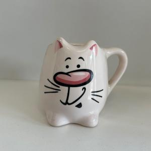 Caneca 3D Gato Cêramica 15x10 cm Branco predominante  Esmalte brilhante Suporta líquidos quentes ou frios e pode ir ao microondas