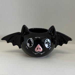 Caneca 3D Morcego Cêramica 19x9 cm Preto predominante  Esmalte brilhante Suporta líquidos quentes ou frios e pode ir ao microondas