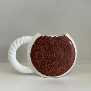 Caneca 3D Ore+ Cêramica 20x12,5 cm Branco predominante  Esmalte brilhante Suporta líquidos quentes ou frios e pode ir ao microondas