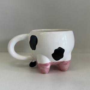 Caneca 3D Vaquinha Cêramica 14,5x8 cm Branco predominante  Esmalte brilhante Suporta líquidos quentes ou frios e pode ir ao microondas