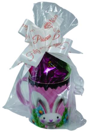 Caneca de Páscoa com alça e interior rosa com chocolates      