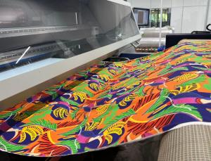 Impressão em Tecido Oxfordini/Microfibra Grande Formato Oxfordini 150cm de largura Sem limite de cores  sem acabamento Pedido Mínimo 2 metros lineares